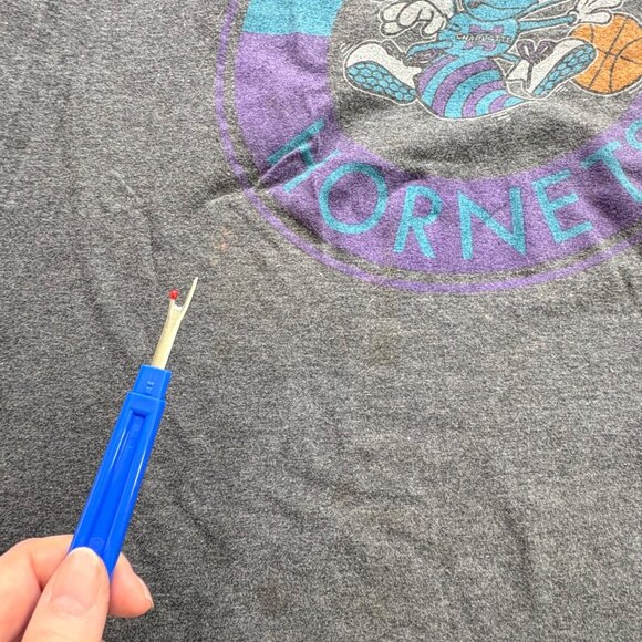 Mitchell & Ness Charlotte Hornets T Shirt Large Raglan 3/4 Sleeve Tee Distressed - Picture 6 of 16